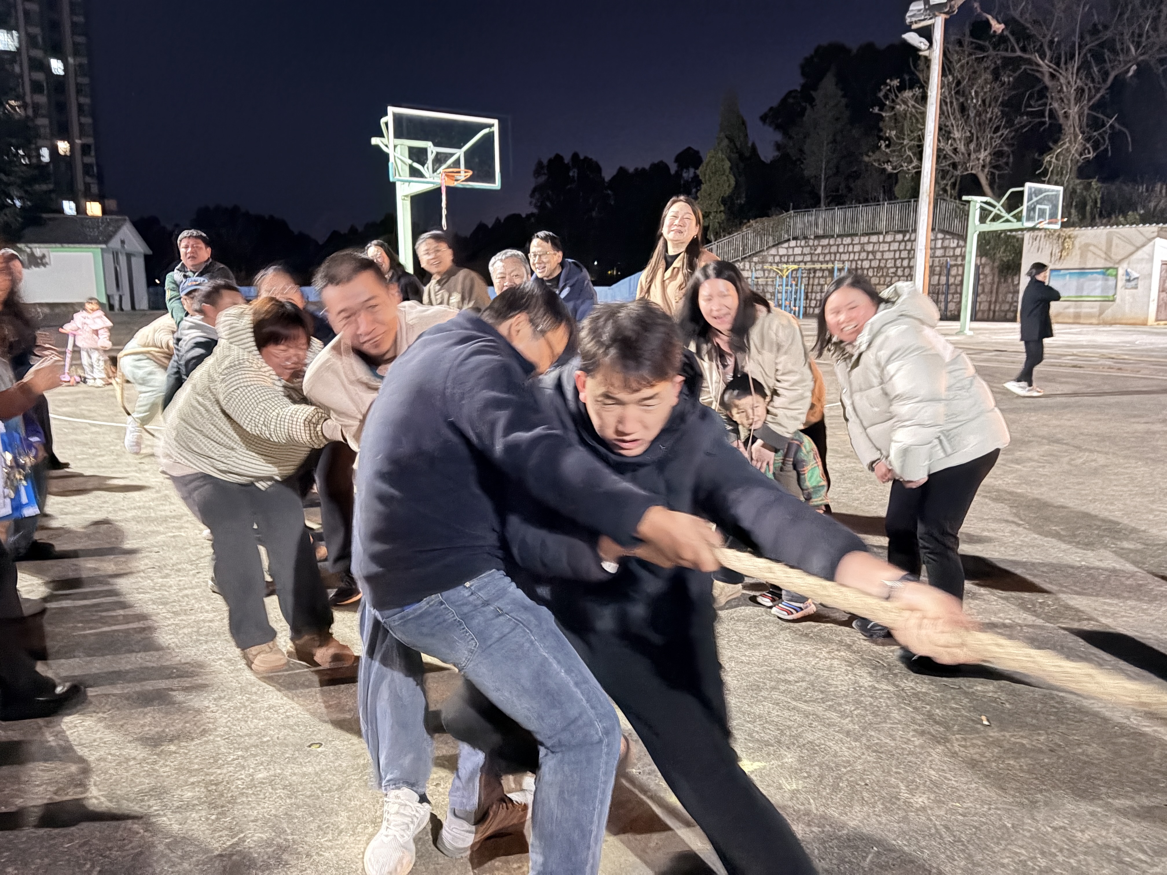 云南安寧化工廠有限公司2026年“開門紅” 職工拔河賽成功舉辦